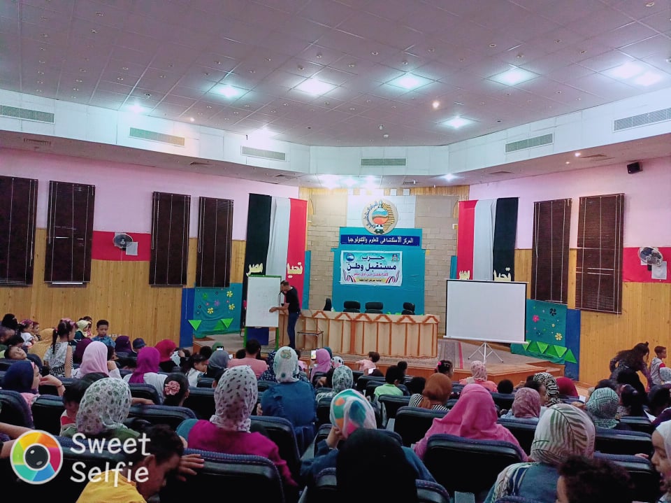 ورشة عمل للأطفال بعنوان العبقري الصغير بواحة الداخلة في الوادي الجديد (2)