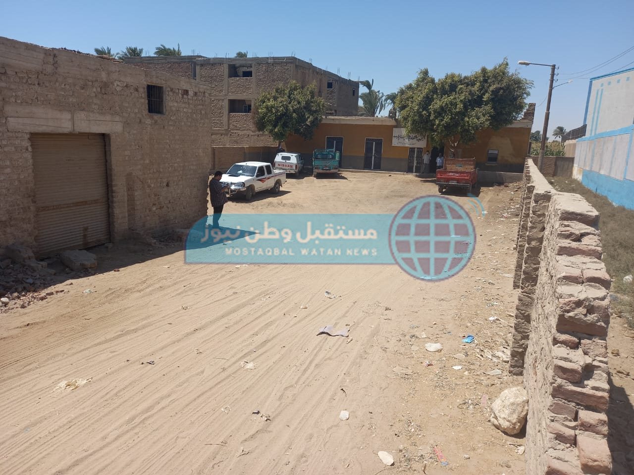 سكرتير مساعد أسيوط يتفقد أماكن مقترحة لإقامة مشروعات خدمية للمواطنين بالفتح (11)