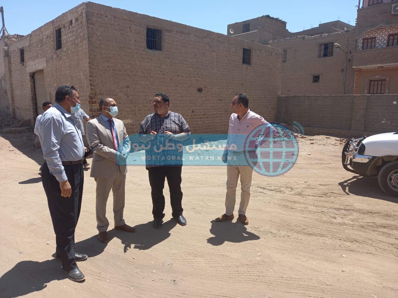 سكرتير مساعد أسيوط يتفقد أماكن مقترحة لإقامة مشروعات خدمية للمواطنين بالفتح (4)