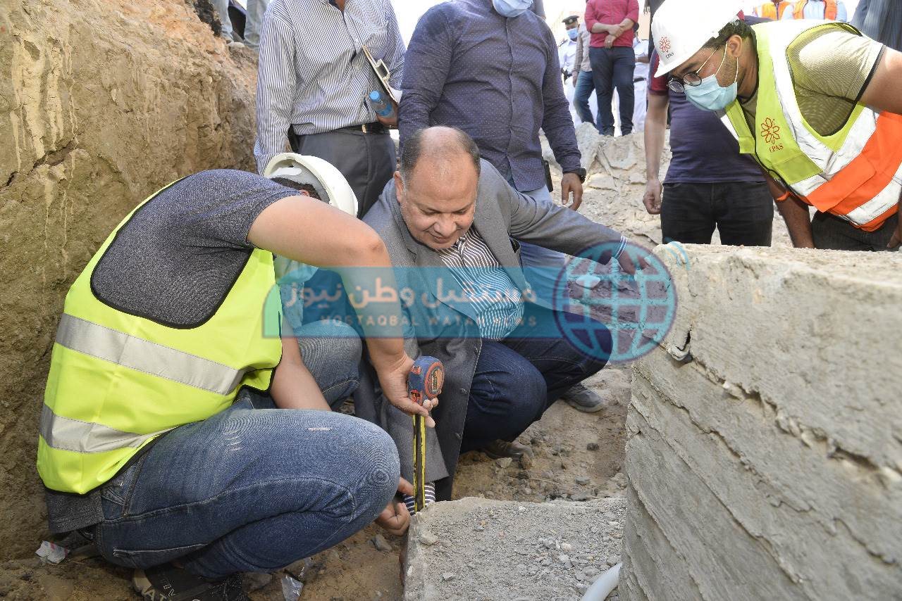 محافظ أسيوط يتفقد أعمال انشاء مجمع الخدمات بقرية أولاد الياس بصدفا (7)