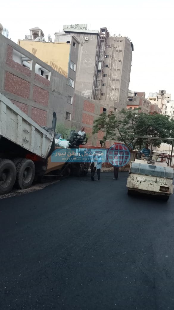 استكمال تأهيل رصف شارعي الهلالي ومحمود النقراشي بحي شرق (7)