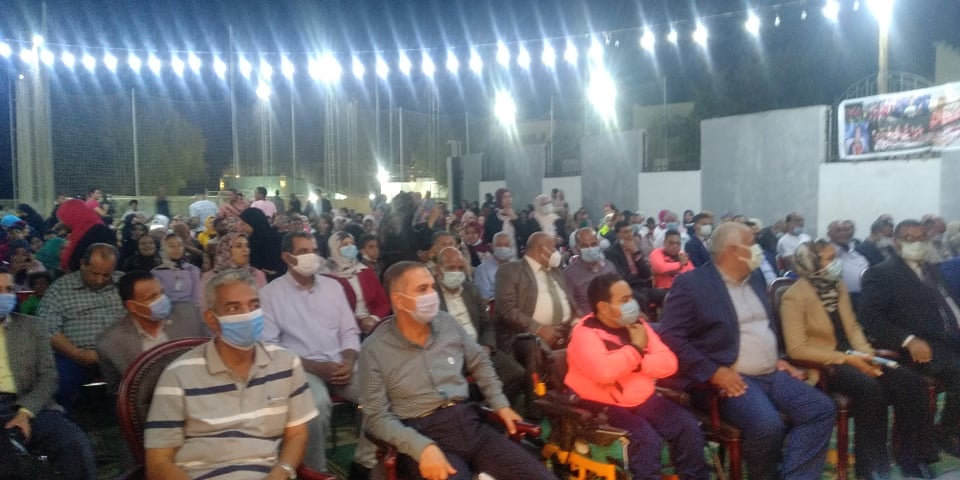 محافظ الوادي الجديد يشهد حفل تكريم ذوي الهمم (2)