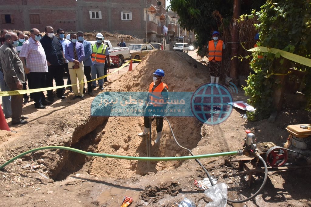 جولة تفقد مد وتدعيم شبكات مياه المطمر (13)