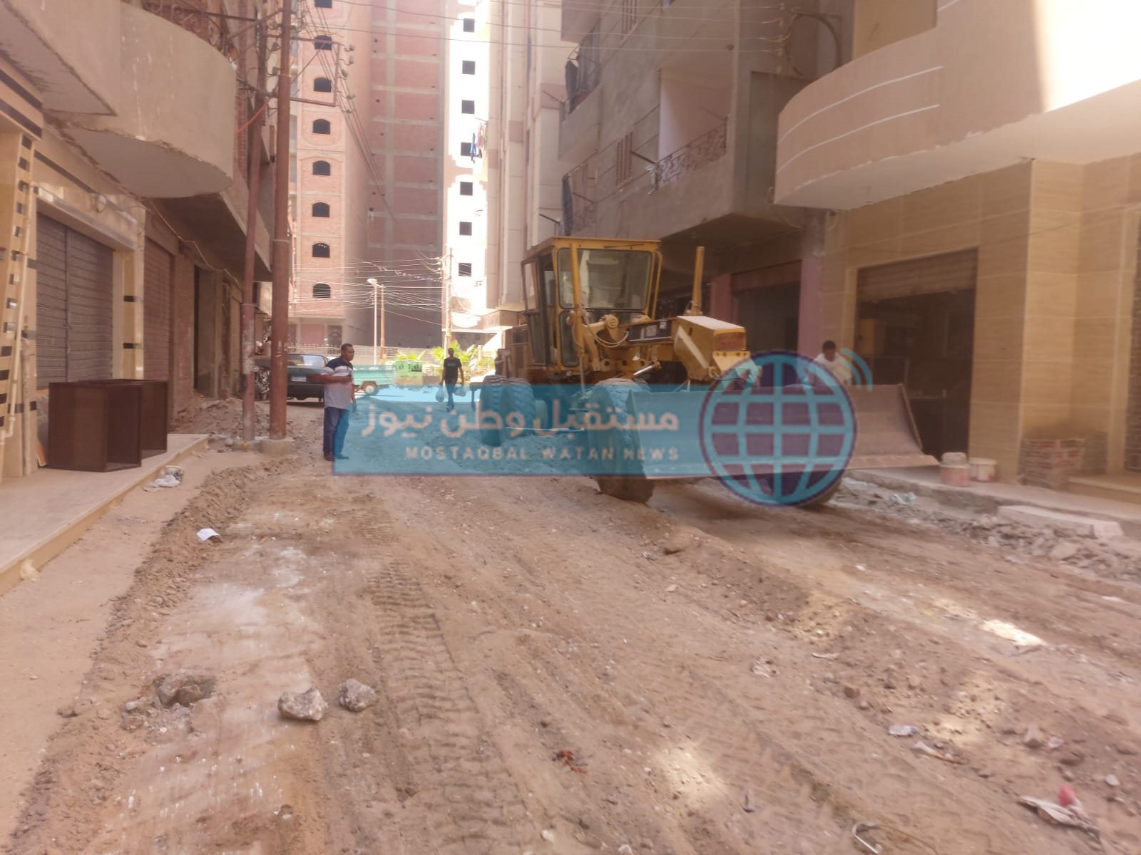 رصف شوارع المعلمين بحى غرب اسيوط (1)