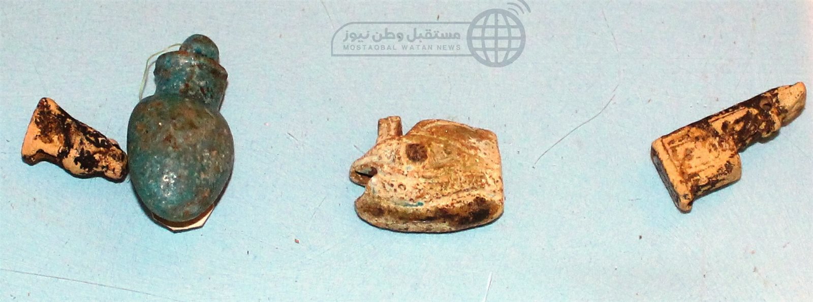 تمائم عليها طلاسم متنوعة