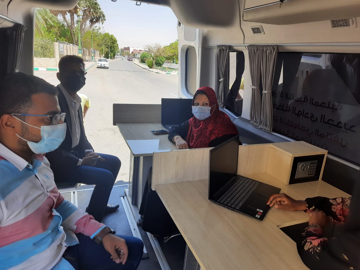 أول مركز تكنولوجي متحرك..الوادي الجديد تتسلم سيارة مجهزة للخدمات الجماهرية (11)