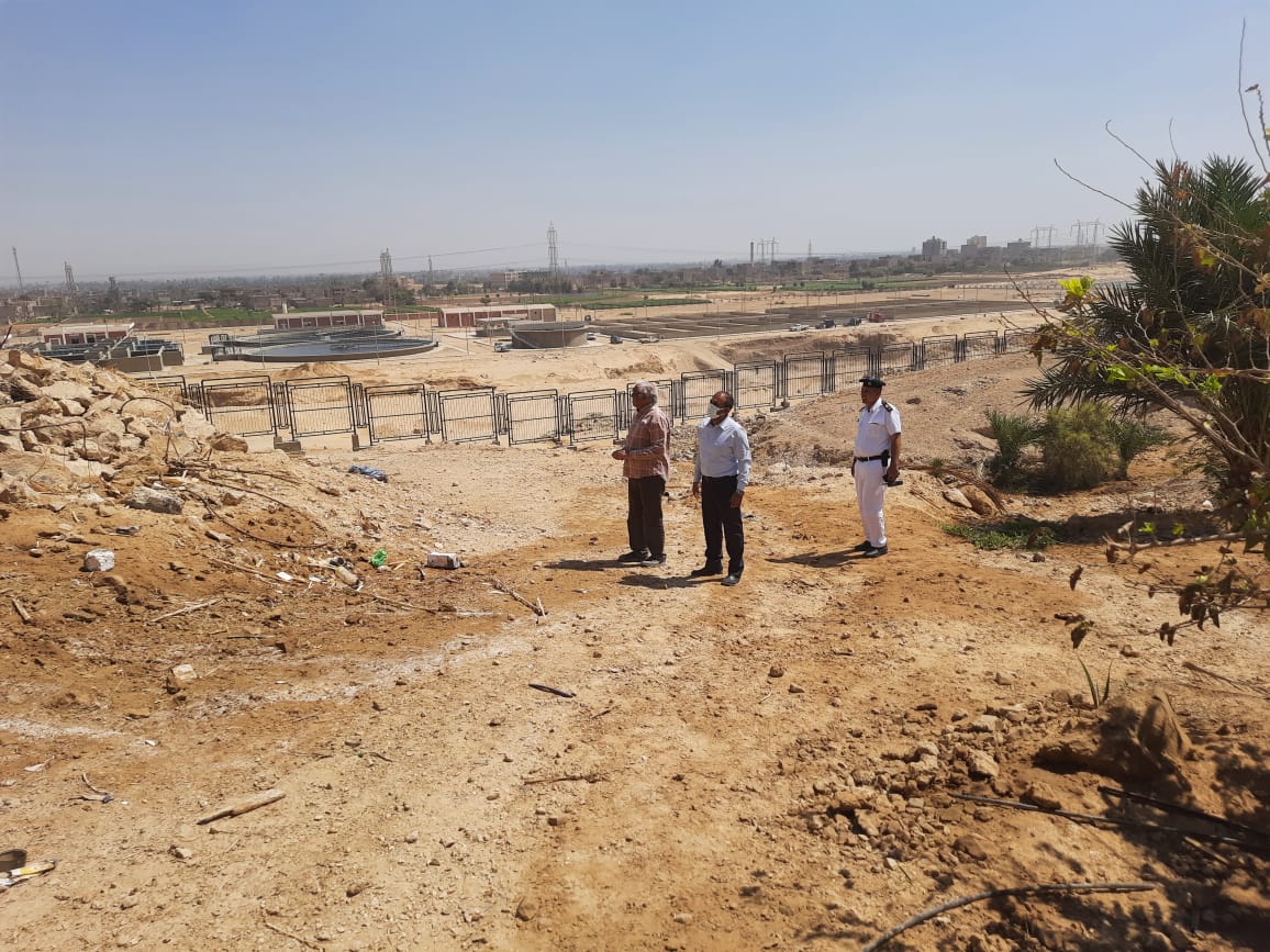 السكرتير المساعد يتابع إزالة 20 حالة تعدي بمركزي الغنايم وأسيوط (3)