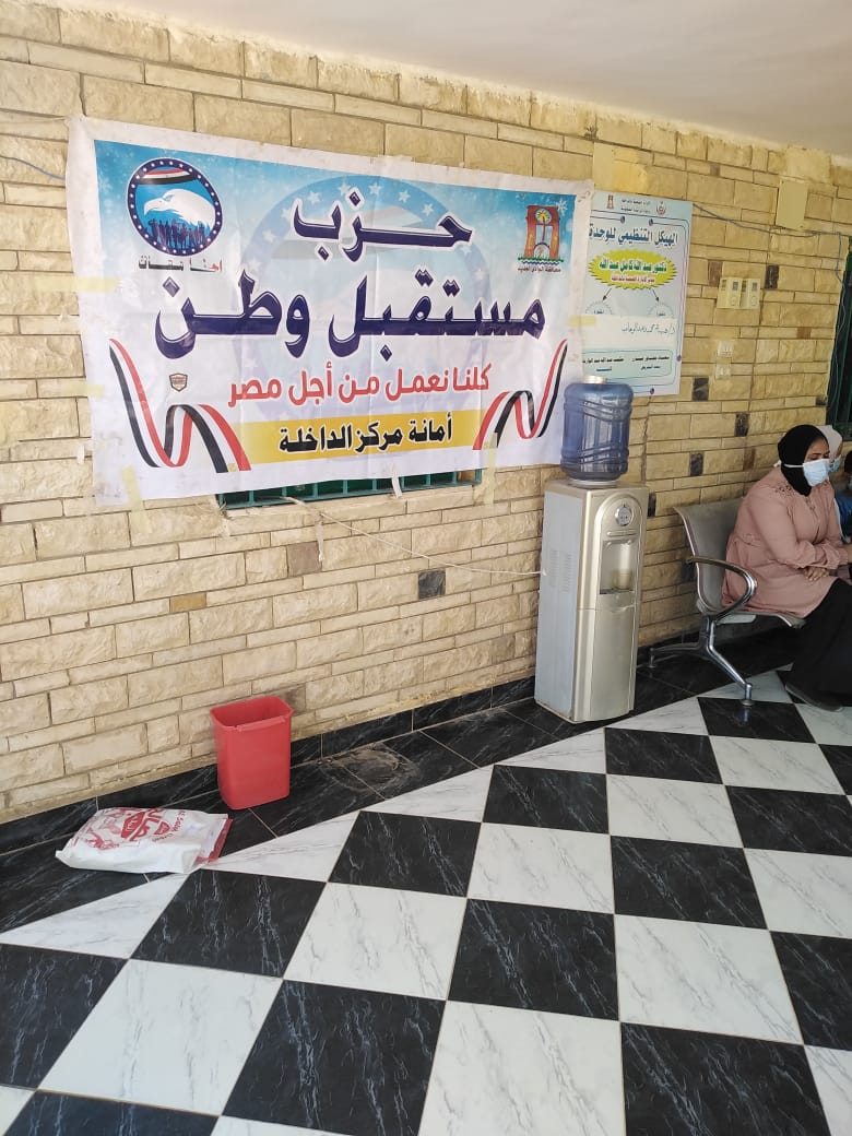 قافلة طبية لقرية الراشدة بمركز الداخلة (1)