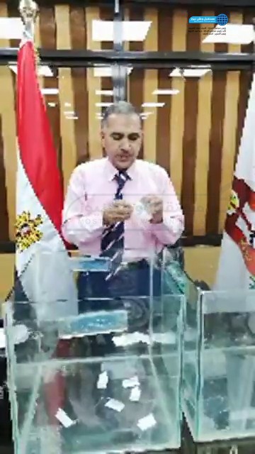 رئيس مركز الخارجة يجري قرعة محلات تجارية بالداخلة (10)