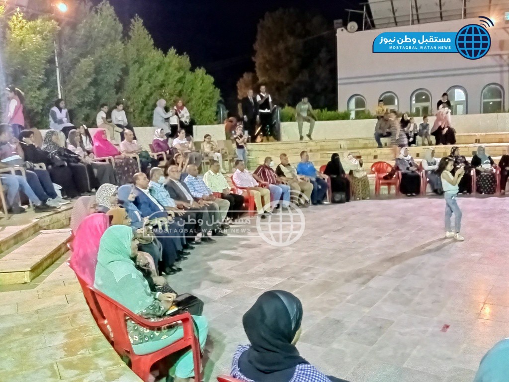 فقرات فنية وشعرية بحفل ختام الانشطة الصيفية بالخارجة (2)