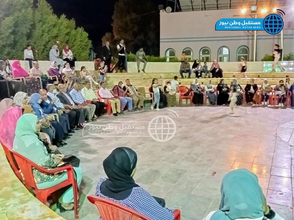 فقرات فنية وشعرية بحفل ختام الانشطة الصيفية بالخارجة (8)