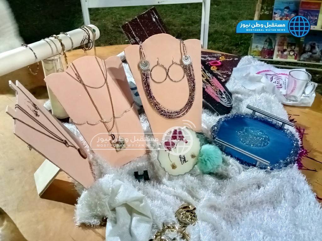 معرض مشغولات يدوية (2)