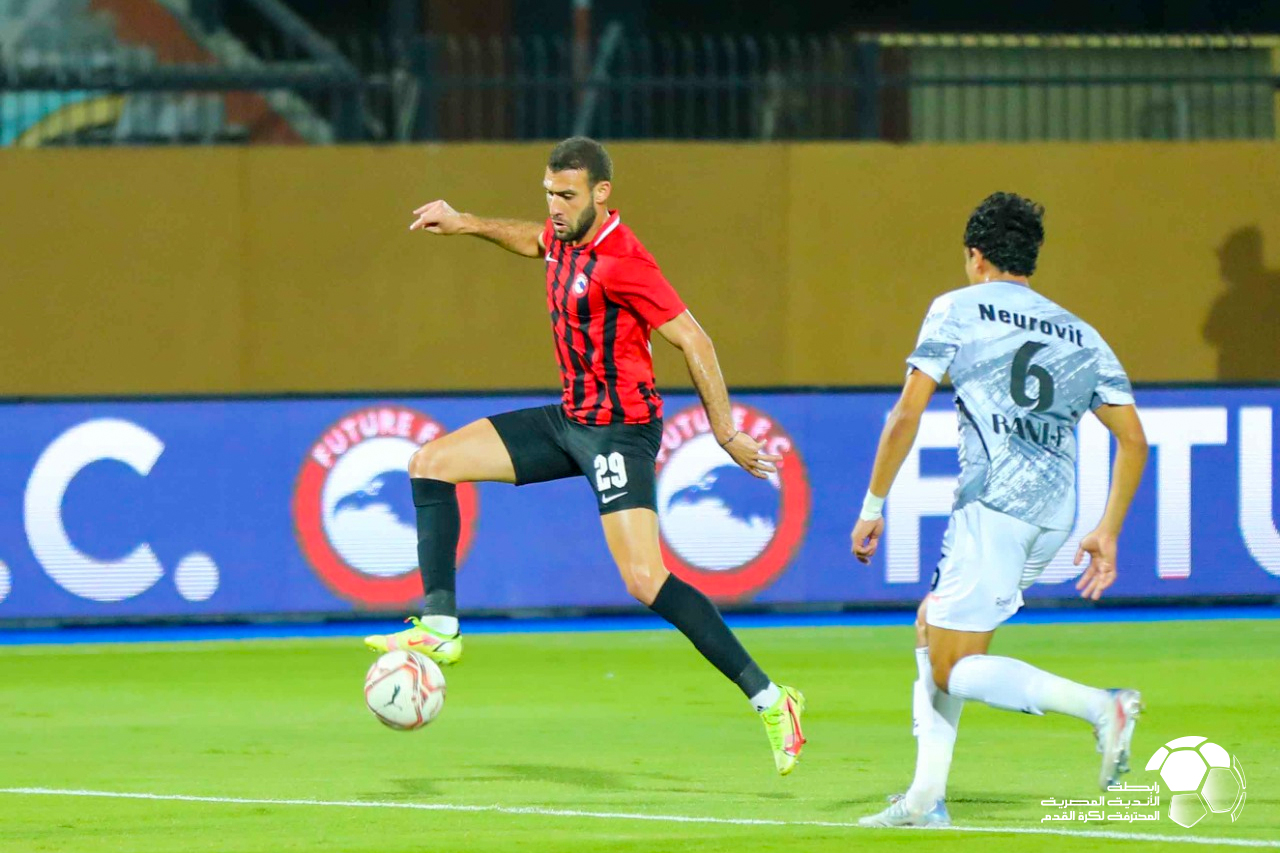 جانب من مباراة فيوتشر إف سي وفاركو