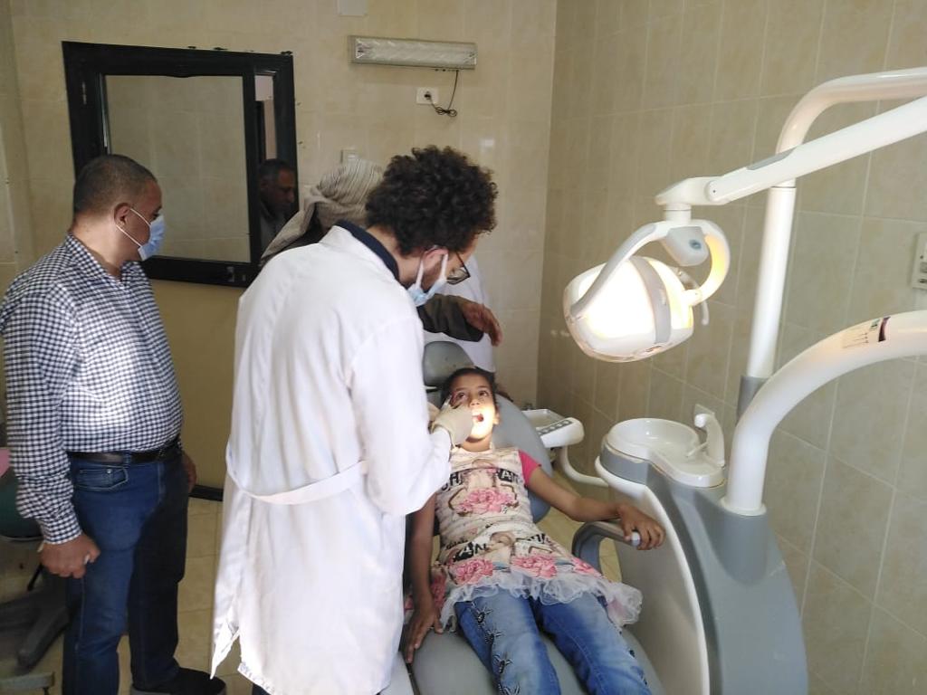 قافلة طبية لقرية غرب الموهوب بمركز الداخلة (2)