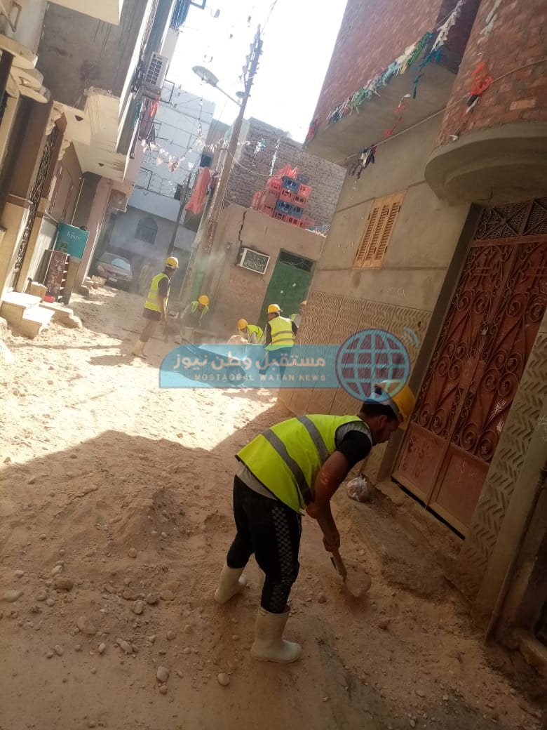 تمهيد بعض الشوارع الضيقة بحي غرب لتركيب الانترلوك (8)