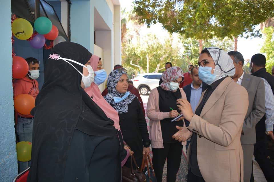 نائب محافظ الوادي الجديد تفتتح مركز ذوي الاحتياجات الخاصة بمركز شباب الخارجة (2)