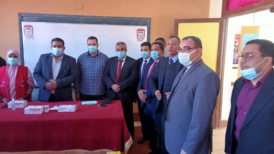 بدء فعاليات المبادرة الرئاسية 100 مليون صحة للكشف عن فيروس C (4)