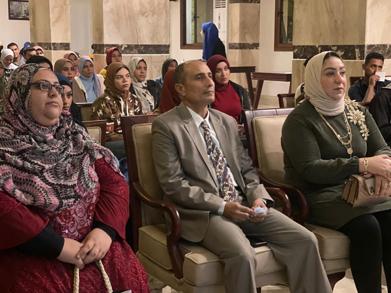 التطوع والتنمية المستدامة في دورة تدريبية لشباب الوادي الجديد (3)