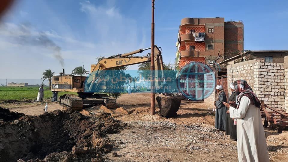 إزالة تعدي على نهاية ترعة جنابية باقور الثانية (3)