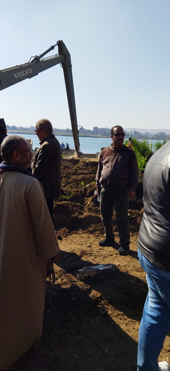 إزالة 14 حالة تعدي على النيل بجزيرة الوسطى بالفتح (9)