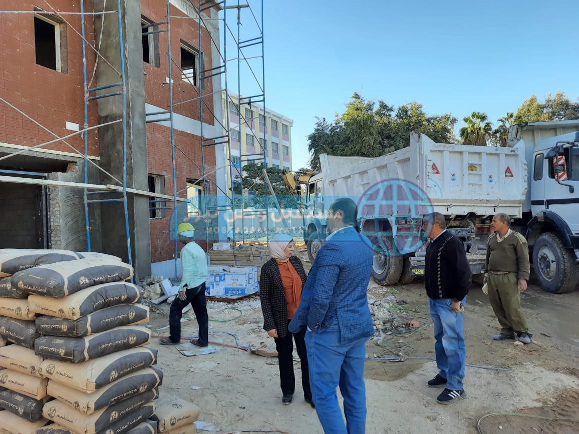 السكرتير المساعد تتفقد مشروعات قرية الزرابي (8)