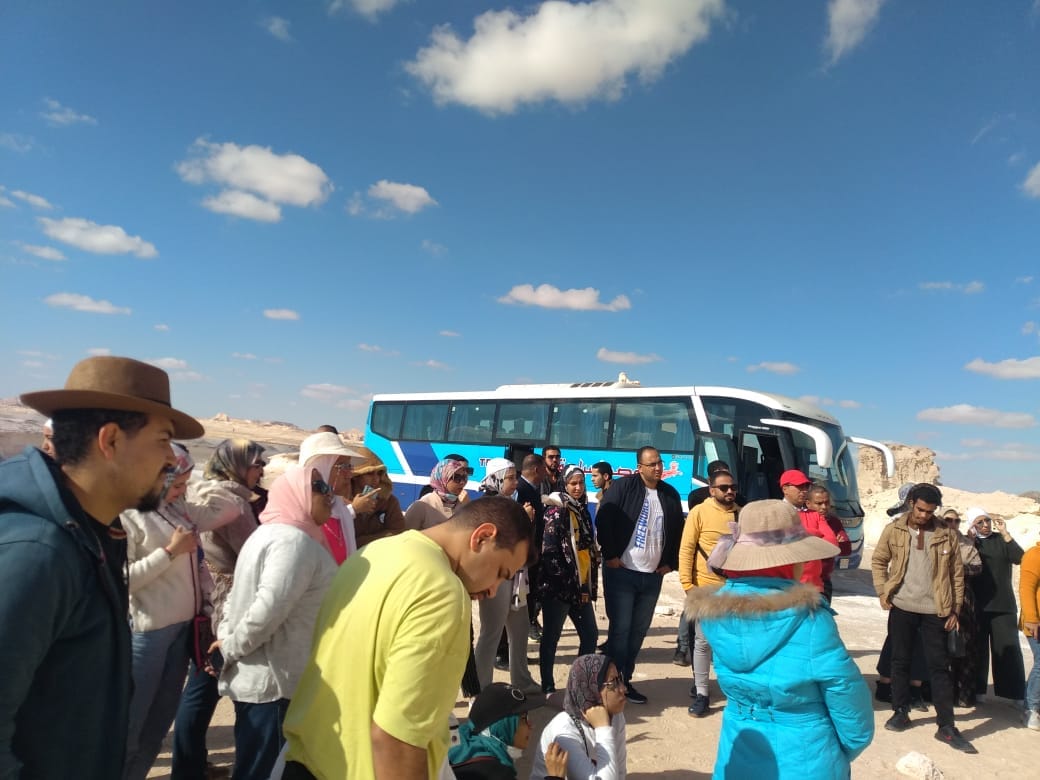 وصول الفوج الثالث من الشباب في الصحراء البيضاء بالفرافرة (2)