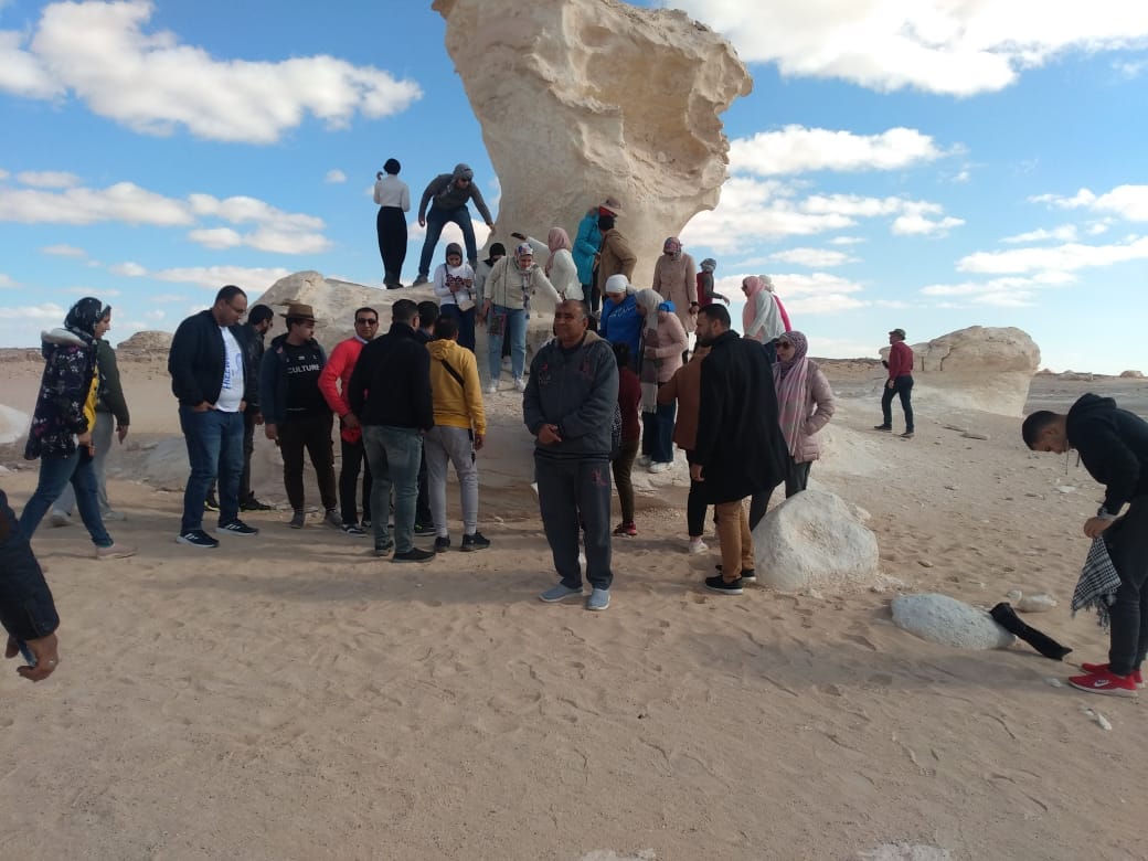 وصول الفوج الثالث من الشباب في الصحراء البيضاء بالفرافرة (5)