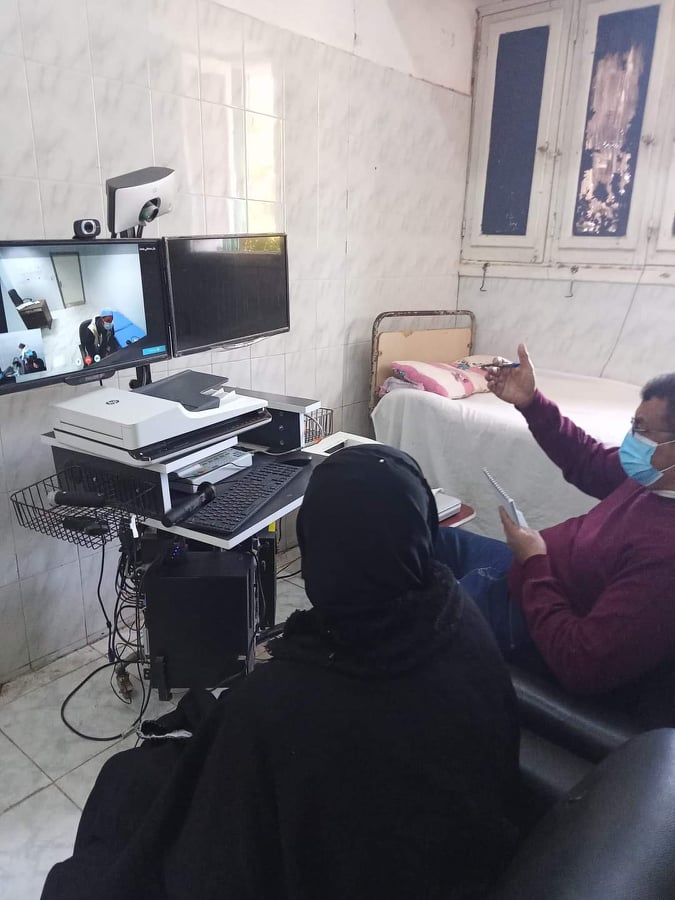 تنفيذ المبادرة الرئاسية للتشخيص والعلاج الطبي عن بعد بالمجان في الوادي الجديد (1)