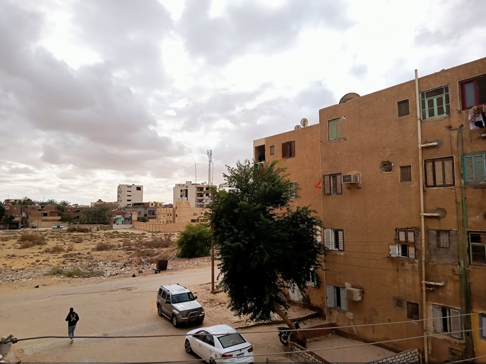 انخفاض درجات الحرارة وسحب وغيوم تغطي سماء الوادي الجديد (5)