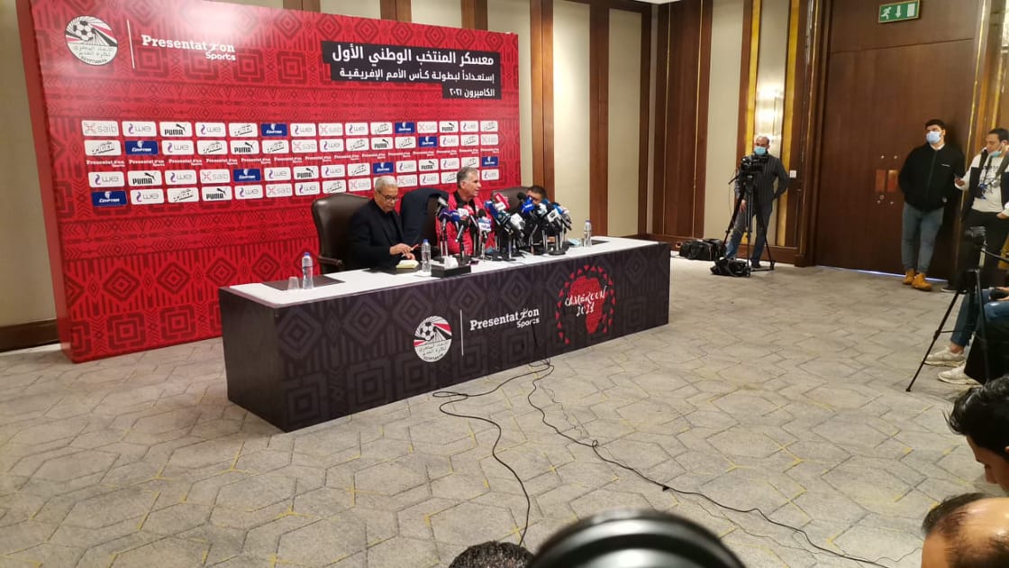  كيروش خلال المؤتمر الصحفي استعدادًا للمشاركة في نهائيات كأس أمم إفريقيا