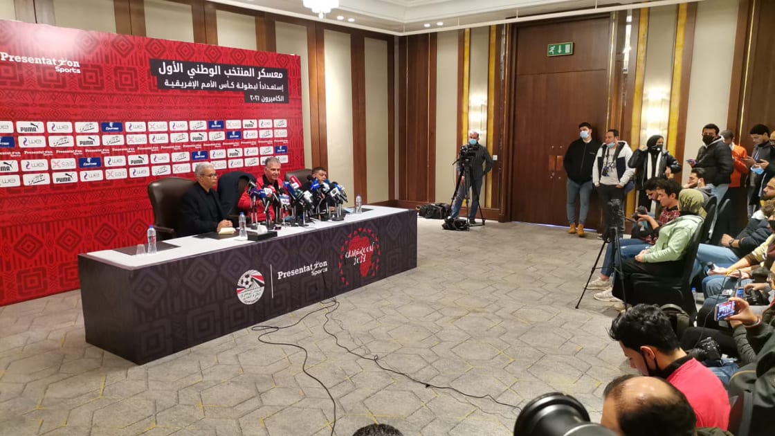  كيروش خلال المؤتمر الصحفي استعدادًا للمشاركة في نهائيات كأس أمم إفريقيا