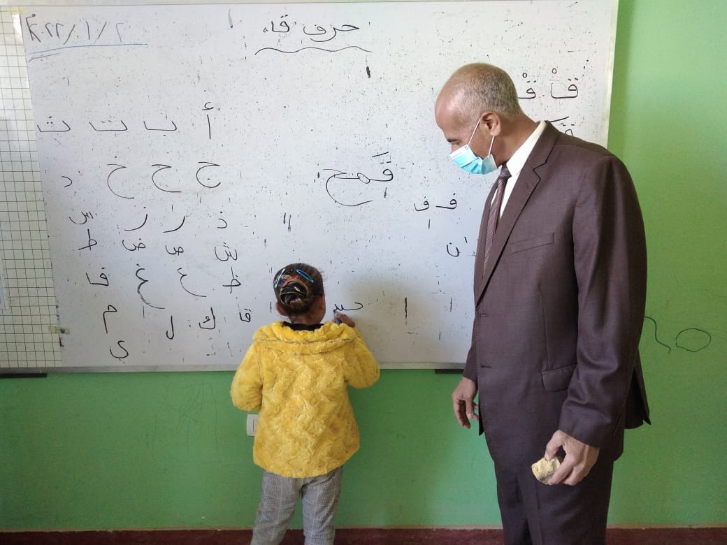 قوافل تعليمية لقرى درب الأربعين بواحة باريس في الوادي الجديد (6)