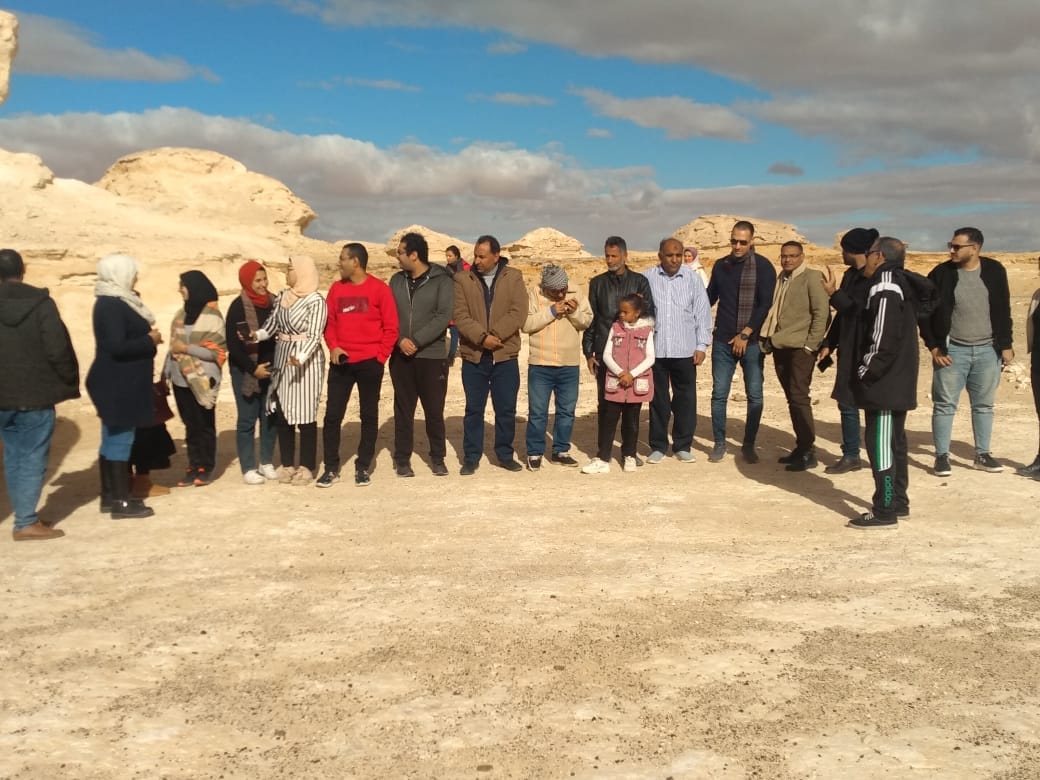 الصحراء البيضاء في الوادي الجديد تستقبل الفوج الرابع من إعرف بلدك (4)