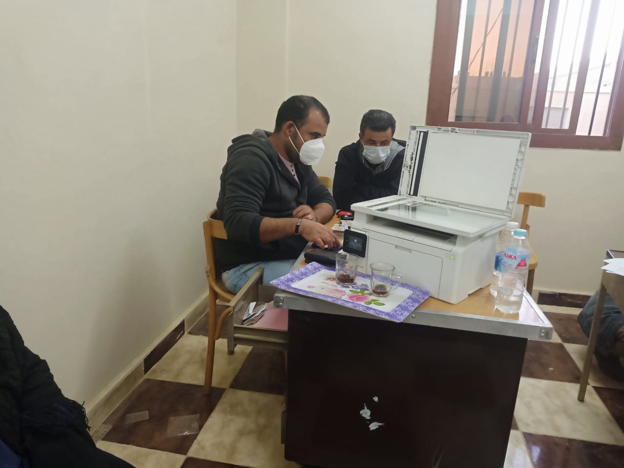 قافلة لتحصين سكان قرى غرب الموهوب ضد كورونا بالوادي الجديد (3)
