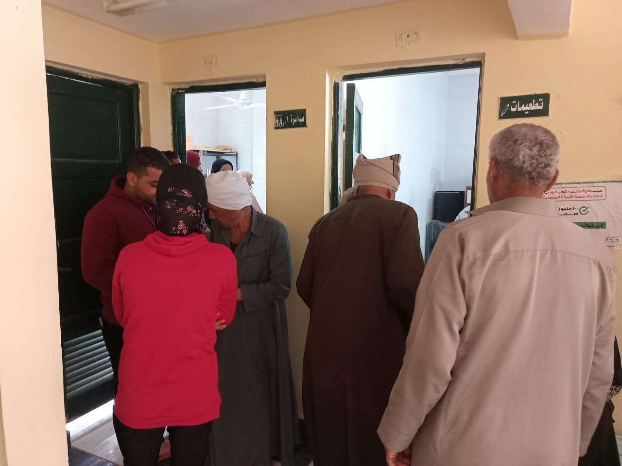 قافلة لتحصين سكان قرية الجديدة ضد كورونا بالوادي الجديد (5)