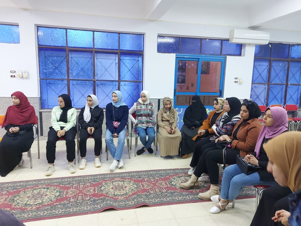 ندوة تثقيفة للفتيات بالخارجة (1)
