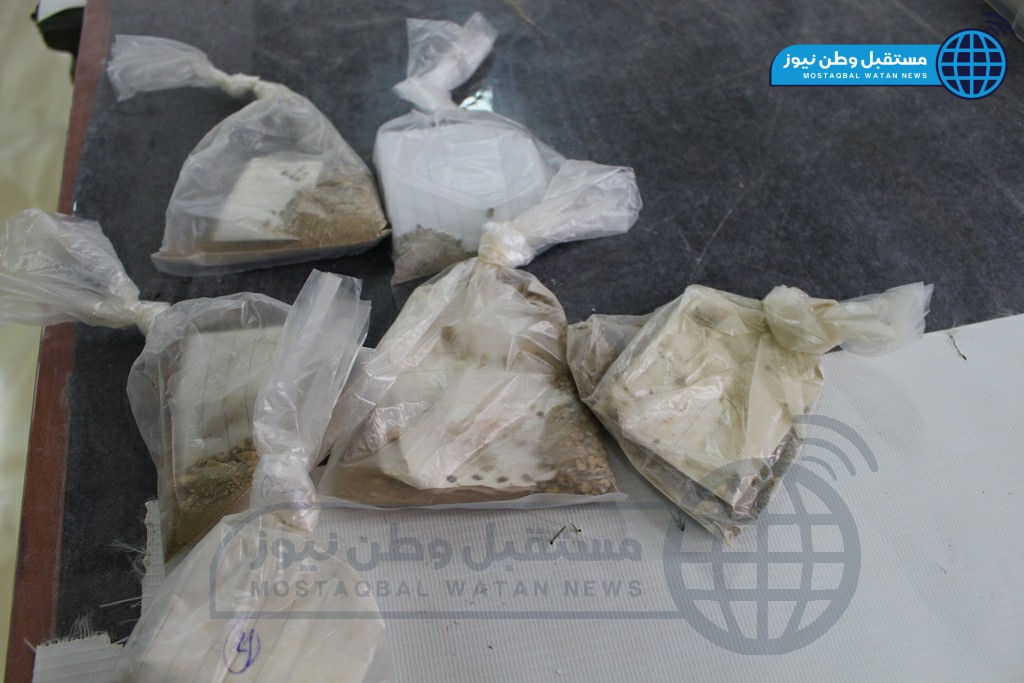 خام فوسفات عينات للاختبار (2)