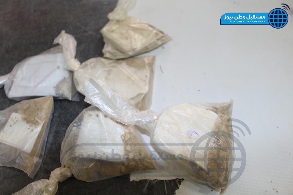 خام فوسفات عينات للاختبار (4)