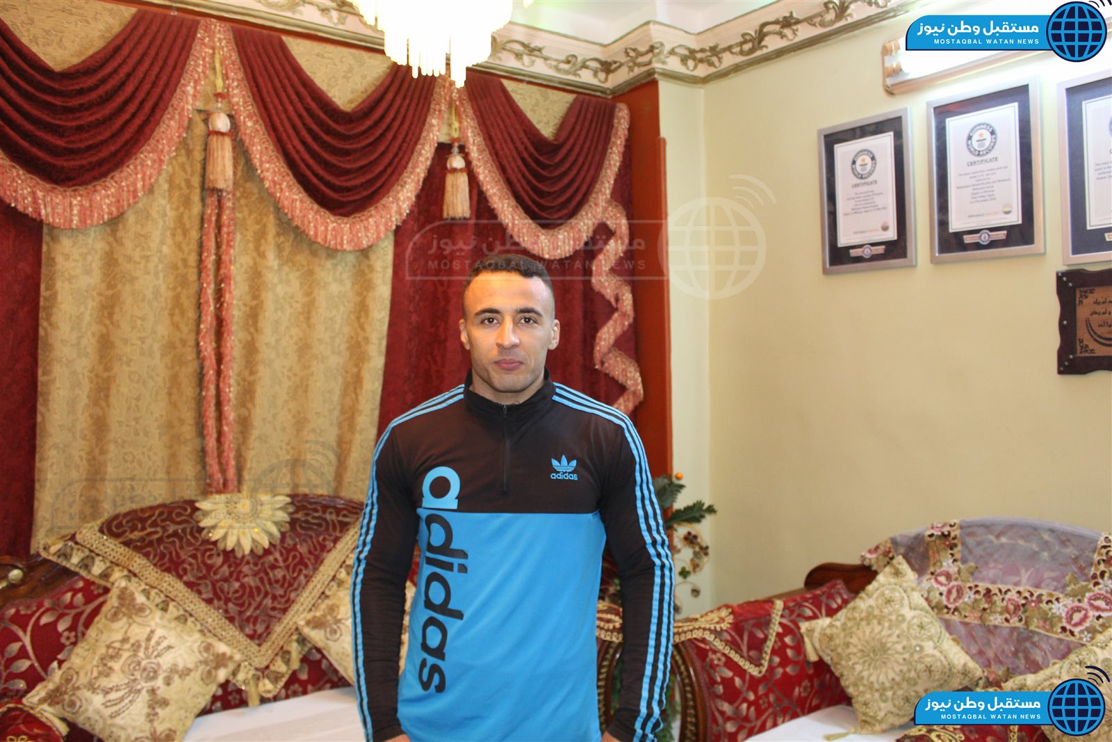 ميدو مع شهادات جينيس (9)