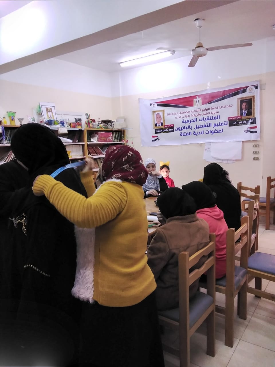 اطلاق ملتقى حرفي للفتيات في مركز بالوادي الجديد (3)