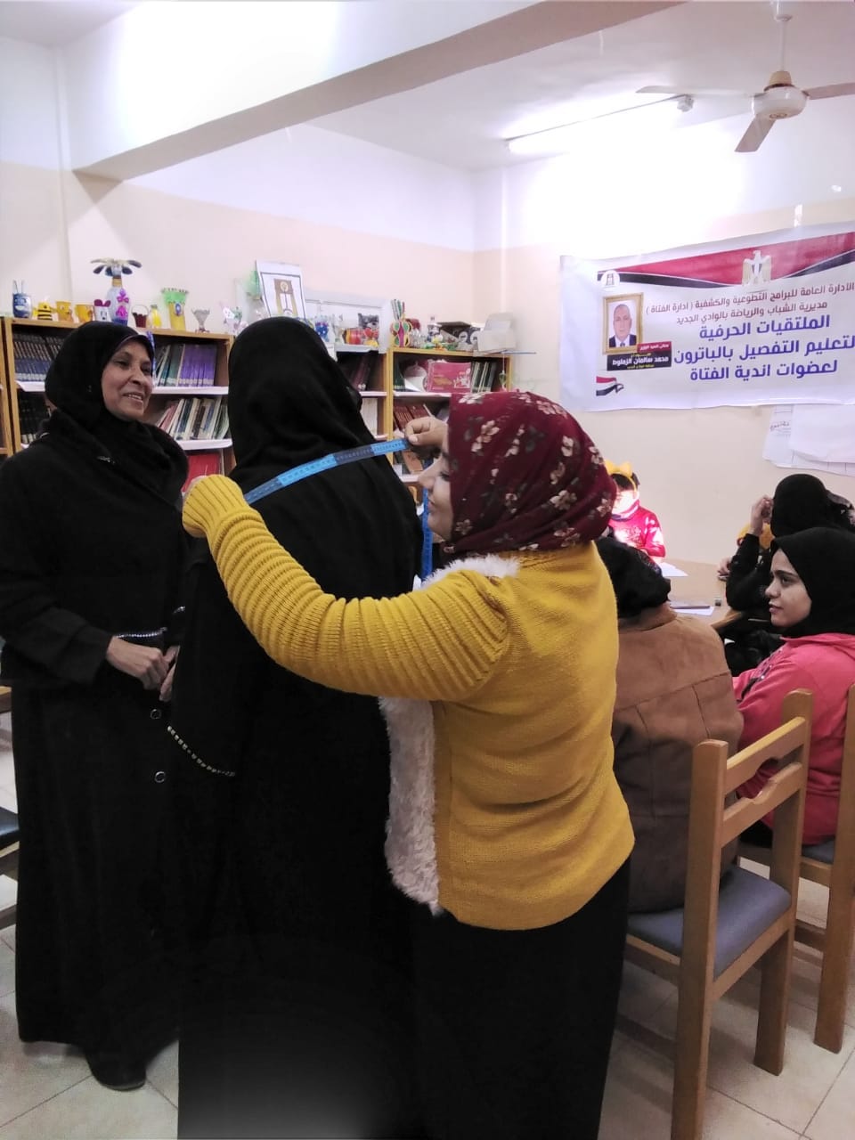 اطلاق ملتقى حرفي للفتيات في مركز بالوادي الجديد (6)