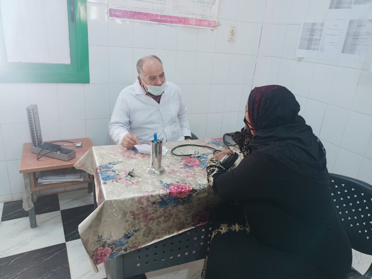 قافلة طبية بقرية الراشدة في الوادي الجديد (2)