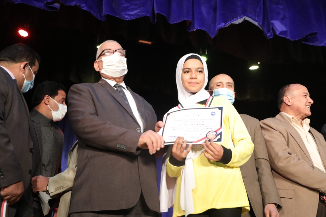 احتفالية ختام دوري اوائل الطلبة في الوادي الجديد (92)