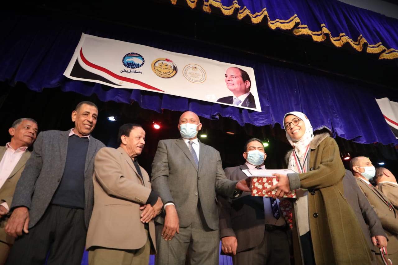 احتفالية ختام دوري اوائل الطلبة في الوادي الجديد (96)