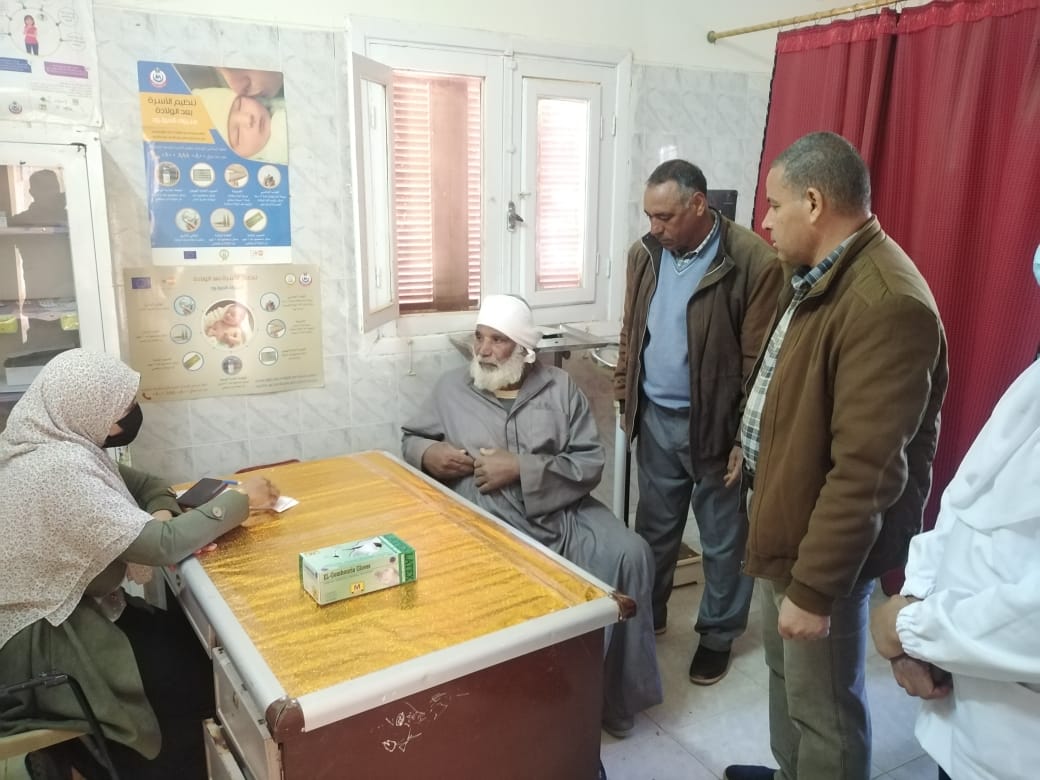 قافلة طبية لقرية الشيخ مفتاح بالوادي الجديد (4)