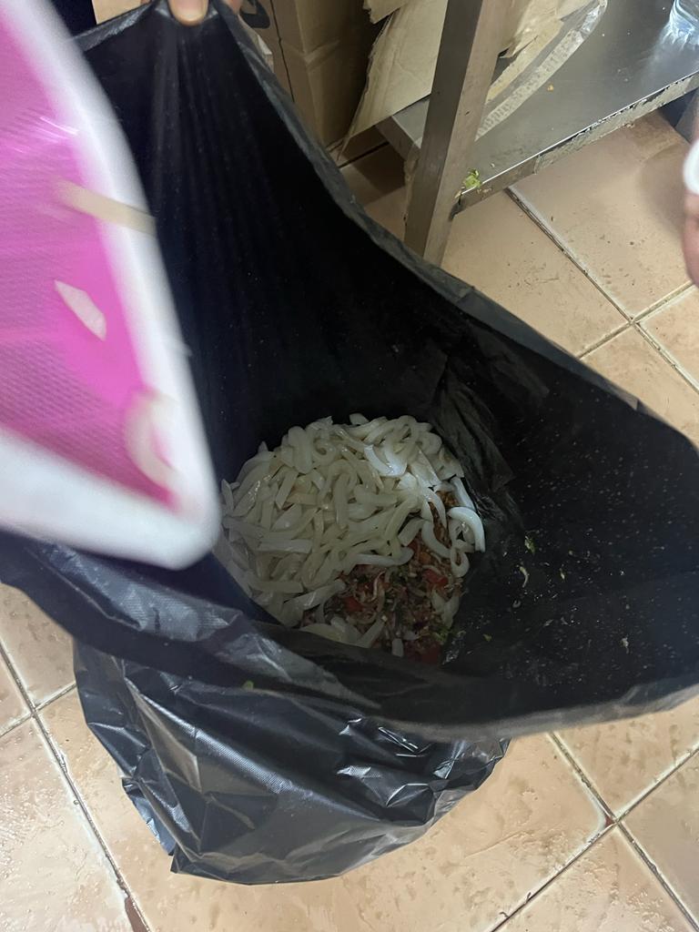 ضبط وإعدام أغذية فاسدة في حملة بالوادي الجديد (1)