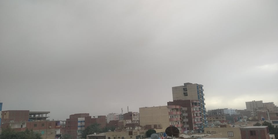 غيوم ورياح محملة بالأتربة في الوادي الجديد (10)