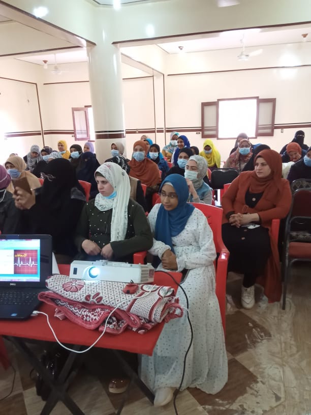 دورة تدريبية لـ100 فتاة وسيدة عن الإسعافات الأولية في الداخلة (10)