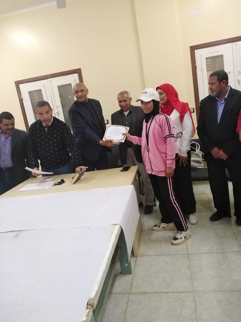 تكريم فريق كرة اليد في الوادي الجديد (3)