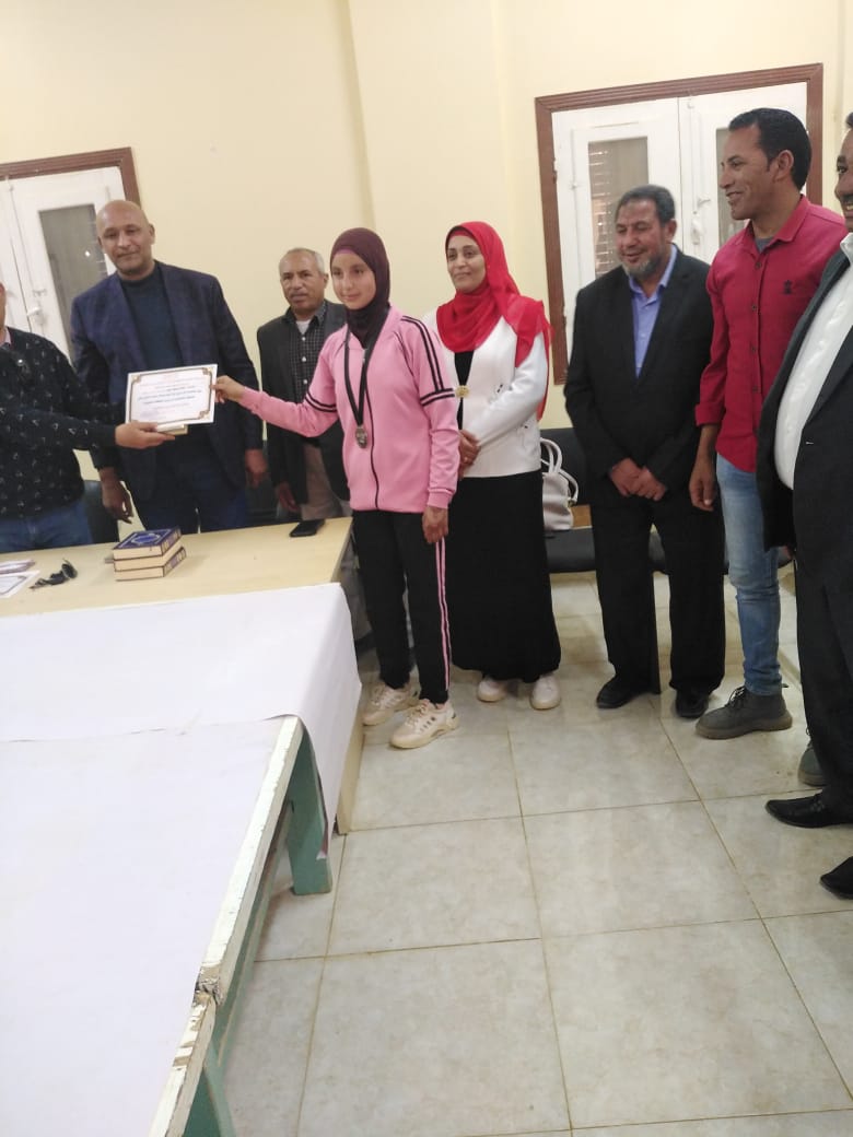 تكريم فريق كرة اليد في الوادي الجديد (5)